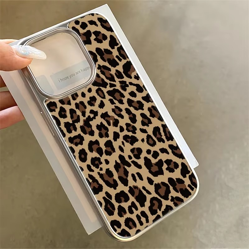 Phone Cases Brown - 韓国風、黒と茶色のレオパード柄、iPhone Ultra 18、17、Air 16、15、14、13、12、11 Pro Max、Plus対応、Y2K風、シルバーボーダーのスマートフォンケース。