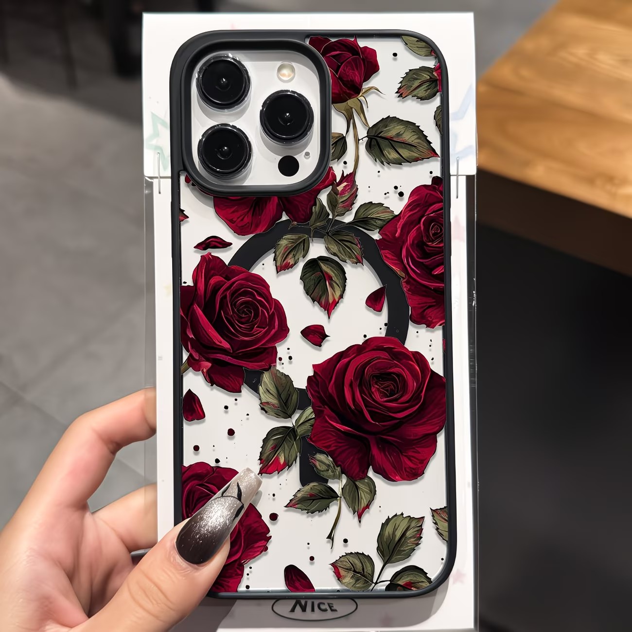 ヴィンテージレッドローズフローラルパターンのiPhoneケー - Phone Cases Vintage のレビューと価格