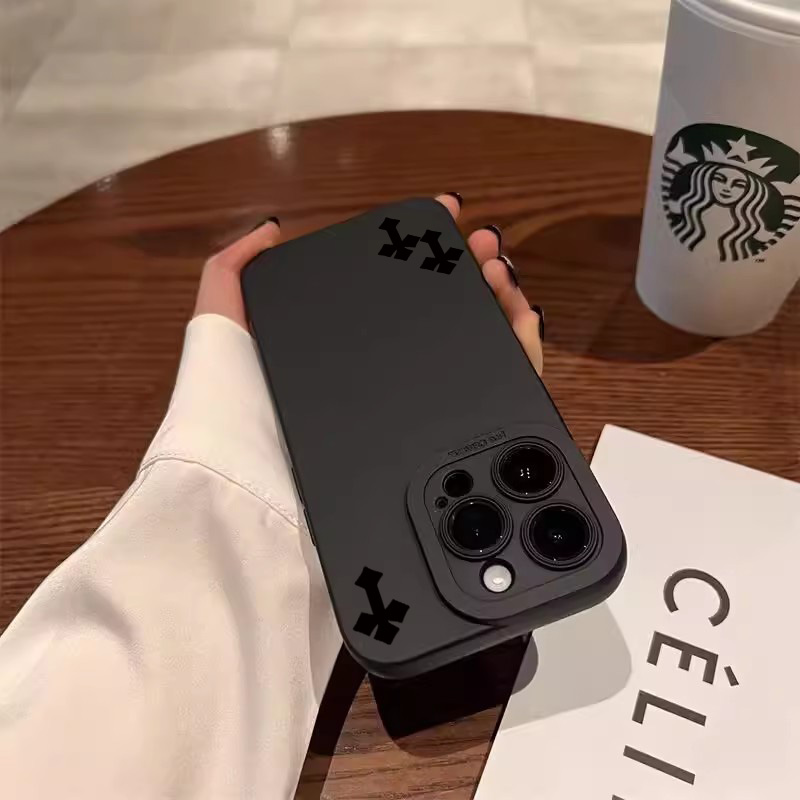 秋の雰囲気のクロス柄iPhoneケース（iPhone 17  - Phone Cases Otterbox のレビューと価格